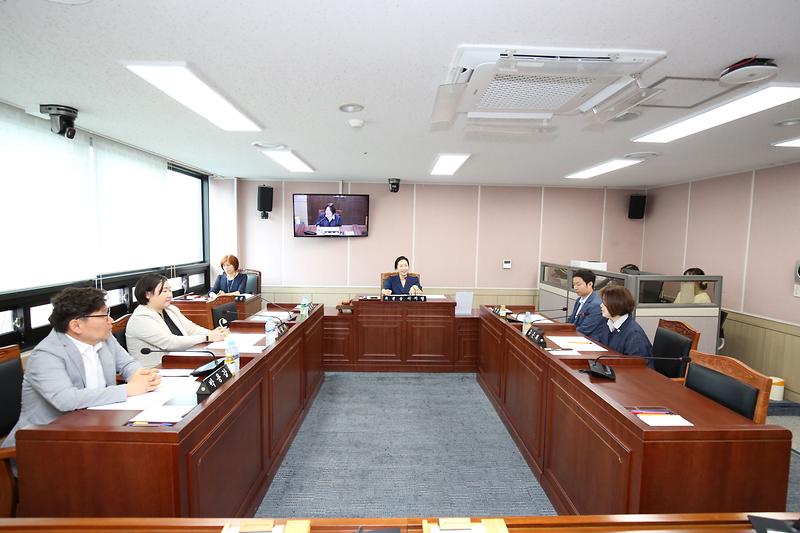 2024.07.05._제268회_폐회중_제1차_환경경제안전위원회(2).jpg 이미지