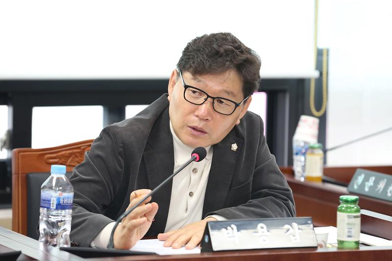 제270회 제5차 환경경제안전위원회(박용갑 위원) 사진