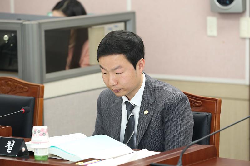 2025.04.02._제273회_제2차_환경경제안전위원회_(33).jpg 이미지