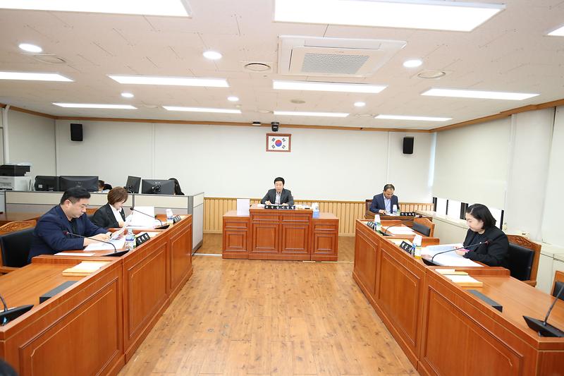 2024.10.07._제270회_제1차_의회운영위원회_(25).jpg 이미지