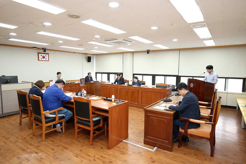 2025.05.22._제273회_폐회중_제1차_의회운영위원회_(17).jpg 이미지