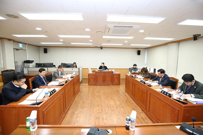 2024.01.25._제265회_제3차_자치행정위원회_(1).jpg 이미지
