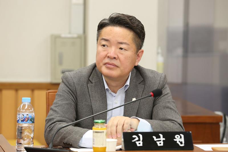 2024.01.26._제265회_제4차_자치행정위원회_(27).jpg 이미지