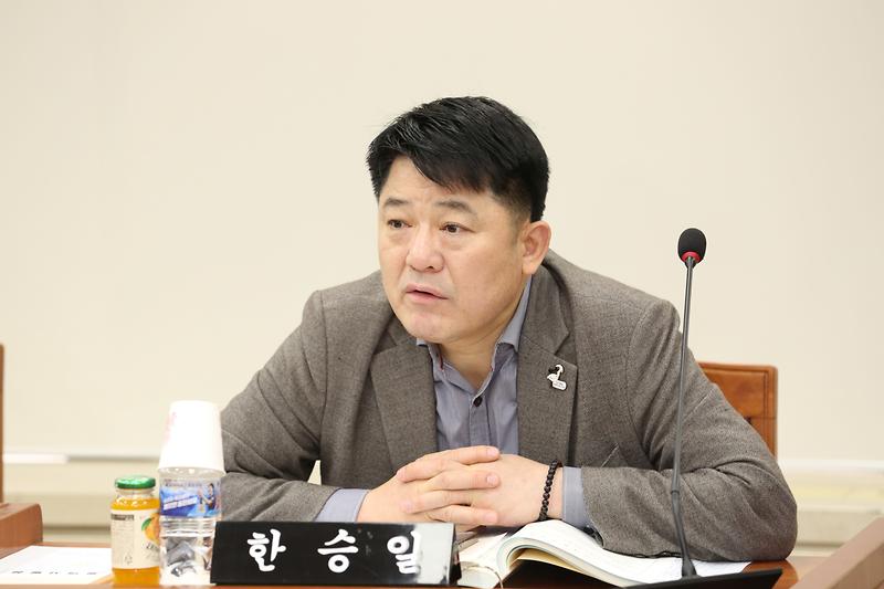 제266회 임시회 자치행정위원회 (한승일 위원) 사진