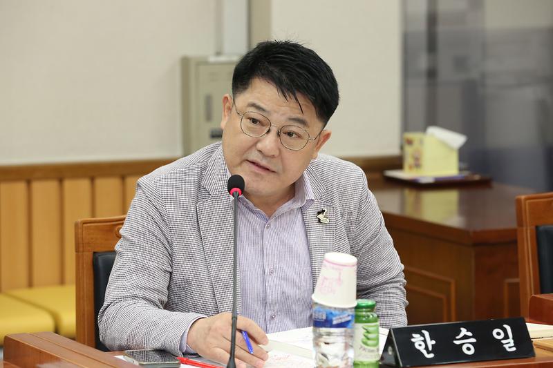 2024.10.08._제270회_제1차_기획행정위원회_(4).jpg 이미지
