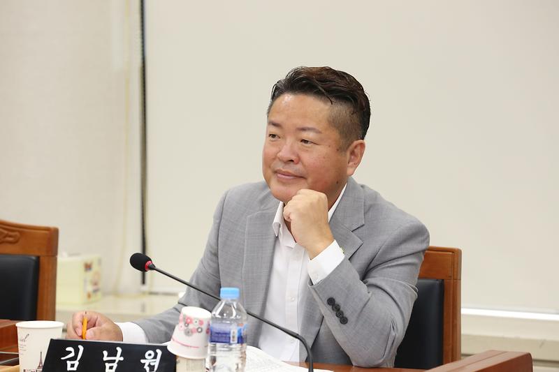 제270회 제1차 기획행정위원회(김남원 위원) 사진