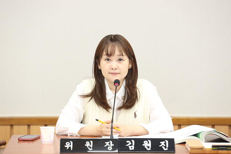 2024.10.10._제270회_제2차_기획행정위원회_(10).jpg 이미지