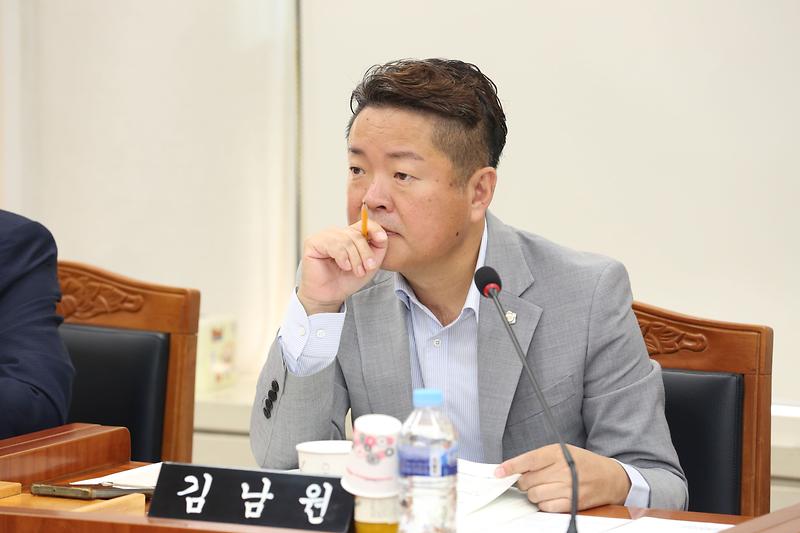 2024.10.11._제270회_제3차_기획행정위원회_(54).jpg 이미지