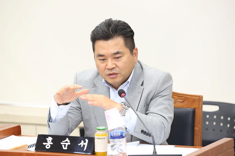 제270회 제5차 기획행정위원회(홍순서 위원) 사진