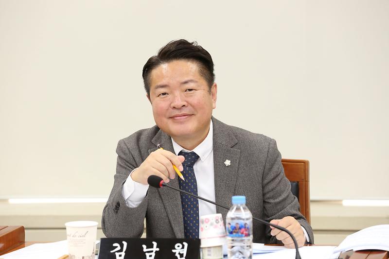2024.12.02._제271회_제1차_기획행정위원회_(65).jpg 이미지