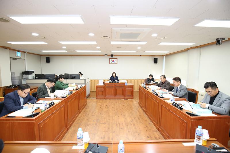 2024.12.05._제271회_제2차_기획행정위원회_(11).jpg 이미지