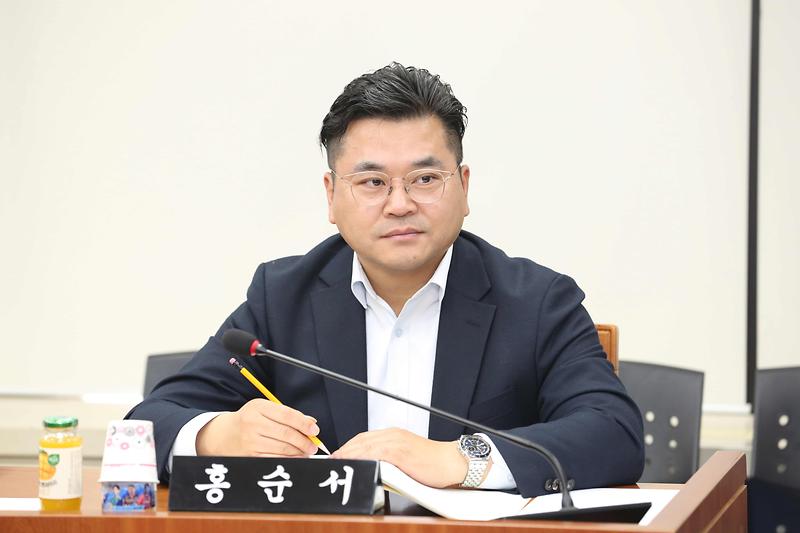 2025.04.01._제273회_제1차_기획행정위원회_(36).jpg 이미지