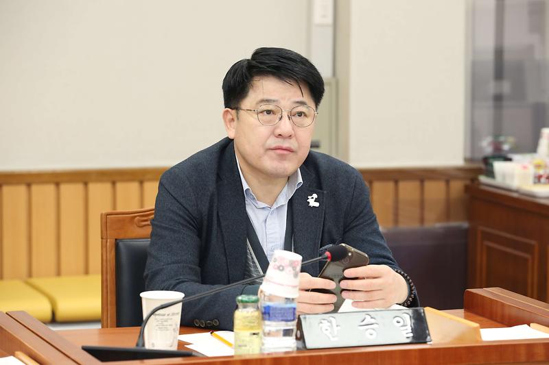제273회 제3차 기획행정위원회(한승일 위원) 사진