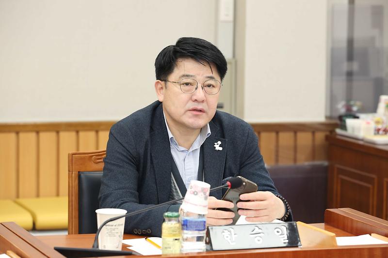 2025.04.03._제273회_제3차_기획행정위원회_(48).jpg 이미지