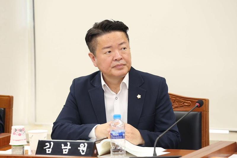 제273회 제3차 기획행정위원회(김남원 위원) 사진