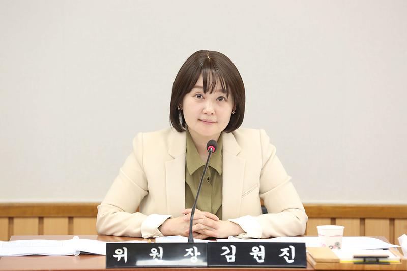 2025.04.08._제273회_제6차_기획행정위원회_(39).jpg 이미지