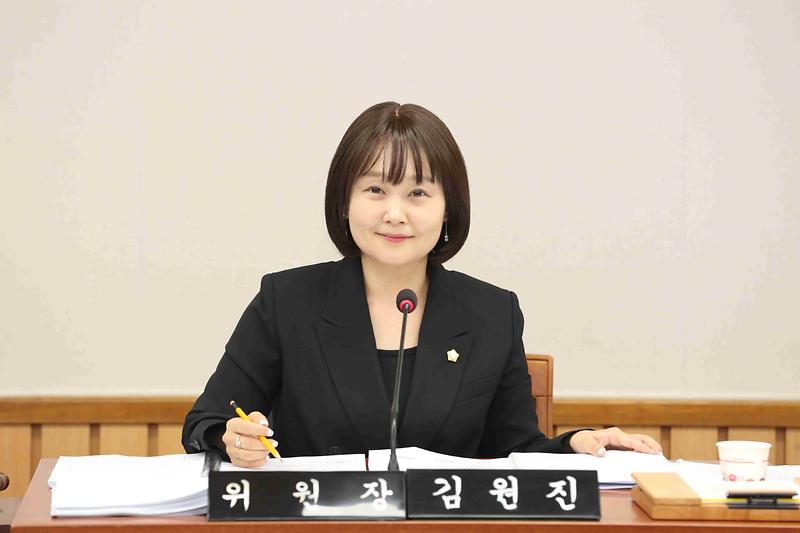 2025.06.18._제274회_제6차_기획행정위원회_(20).jpg 이미지