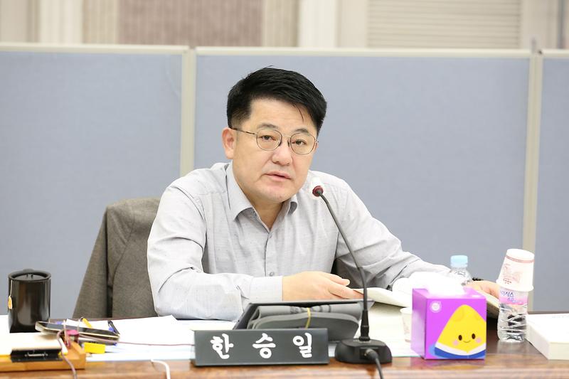 2024년도 행정사무감사 2일차(한승일  위원) 사진