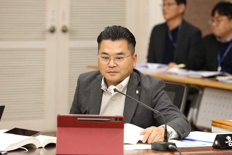 2024.11.22._2024년도_행정사무가사_특별위원회_2일차_(283).jpg 이미지