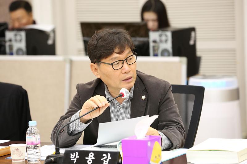 2024년도 행정사무감사 2일차(박용갑 위원) 사진