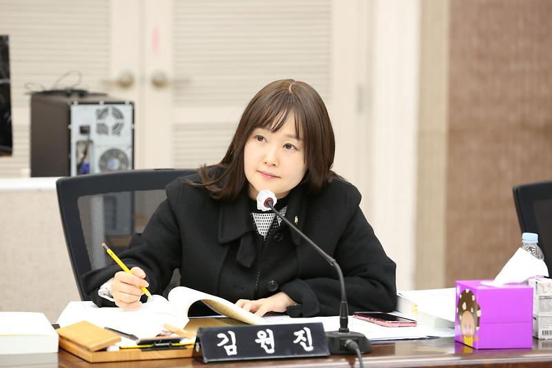 2024년도 행정사무감사 3일차(김원진 위원) 사진