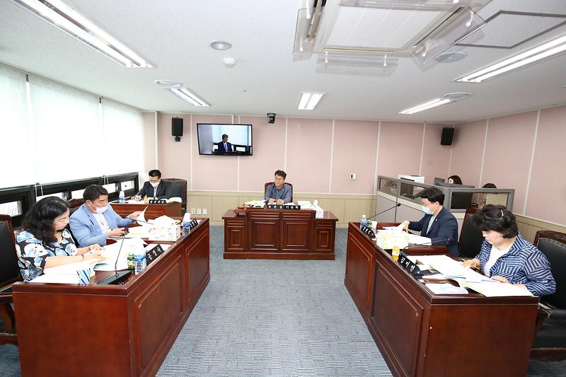 제239회 서구의회 임시회 제1차 환경경제위원회(2020. 07. 13.) 사진