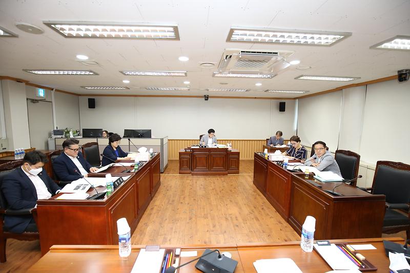 제239회 서구의회 임시회 제1차 자치행정위원회(2020. 07. 14.)  사진