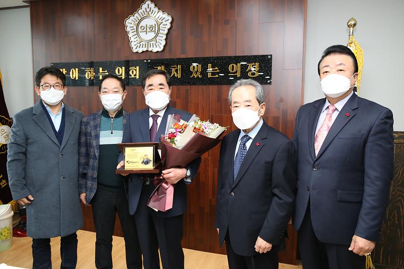 2021.01.26._출입기자단_감사패_수여식_(11).jpg 이미지