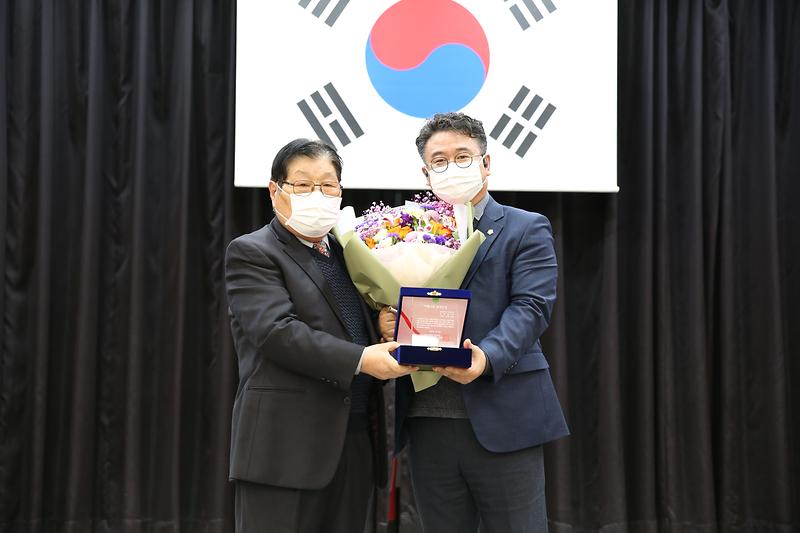 2021.01.26._제3회_아름다운_녹색인상_시상식_(60).jpg 이미지