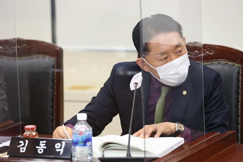 2021.02.19._제242회_제3차_복지도시위원회__(6).jpg 이미지