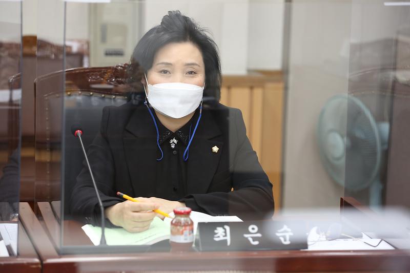 2021.02.22._제242회_제4차_자치행정위원회__(40).jpg 이미지