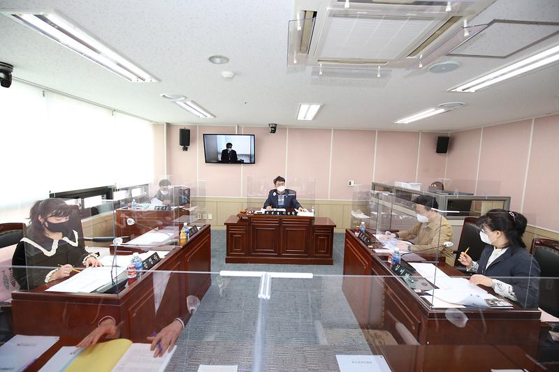 제243회 인천광역시 서구의회 임시회 제6차 환경경제위원회(2021.04.13.) 사진