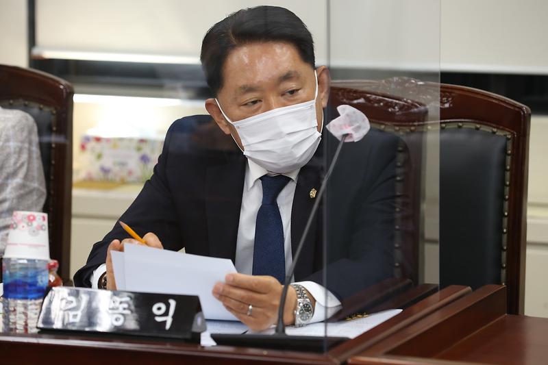 2021.04.14._제243회_제7차_복지도시위원회__(26).jpg 이미지
