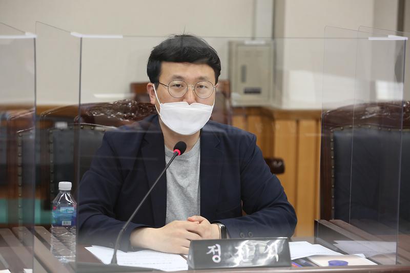 2021.05.25._제243회_폐회중_제1차_의회운영위원회_(19).jpg 이미지