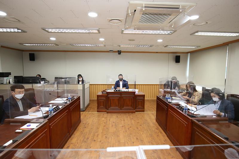 제243회 인천광역시 서구의회 임시회 폐회중 제1차 의회운영위원회(2021.05.25.) 사진