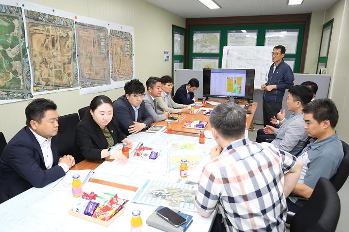 2023-08-11_보도자료_사진3(검단3지구_도시개발_현장방문).jpg 이미지