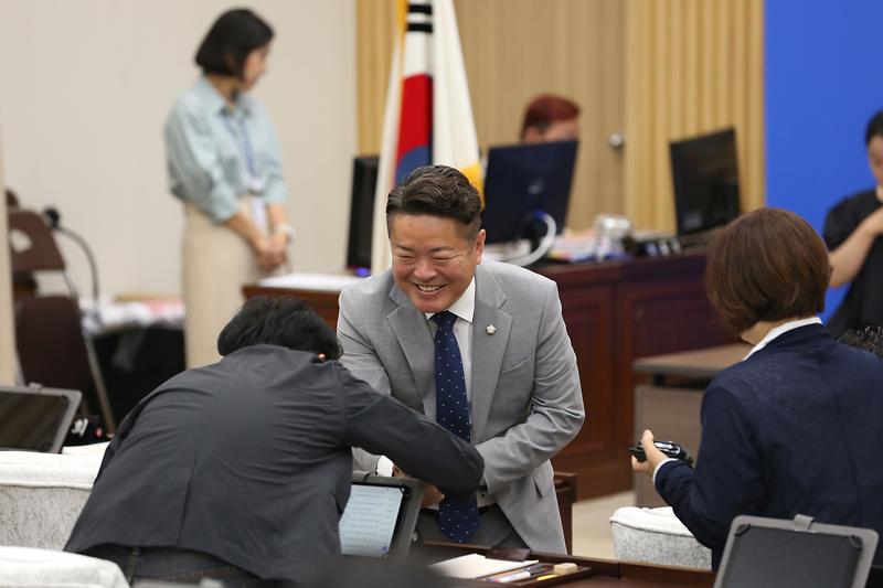 2024.06.10._제267회_서구의회_제1차_정례회_제1차_본회의_(16).jpg 이미지