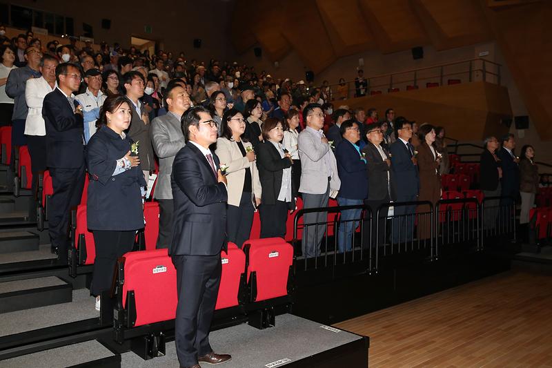 2024.10.08._제28회_노인의_날_기념식_(3).jpg 이미지