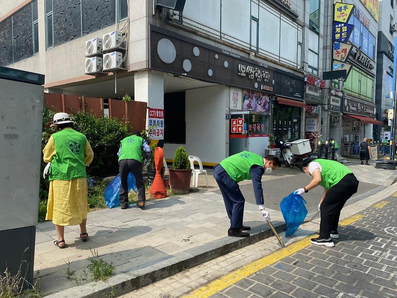 6민주평통_서구협,_‘클린_서구’_위한_환경정화_활동_앞장__(2).jpg 이미지
