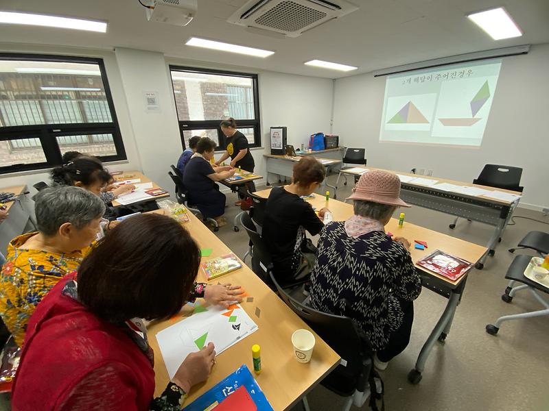 5._가좌3동_주민자치회,_어르신_인지학교_운영.jpg 이미지